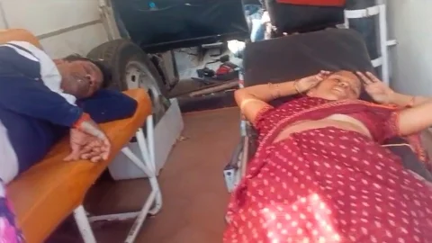 बस से उतर रही थी महिला अचानक स्कूटी सवार ने मारी टक्कर महिला की रीढ़ की हड्डी टूटी